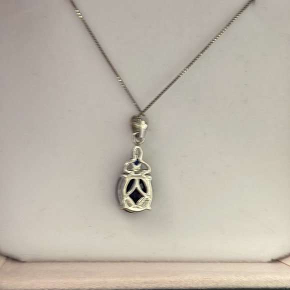 Authentic 925 sterling silver blue sapphire pendant, and 16 inch necklace - Picture 3 of 3